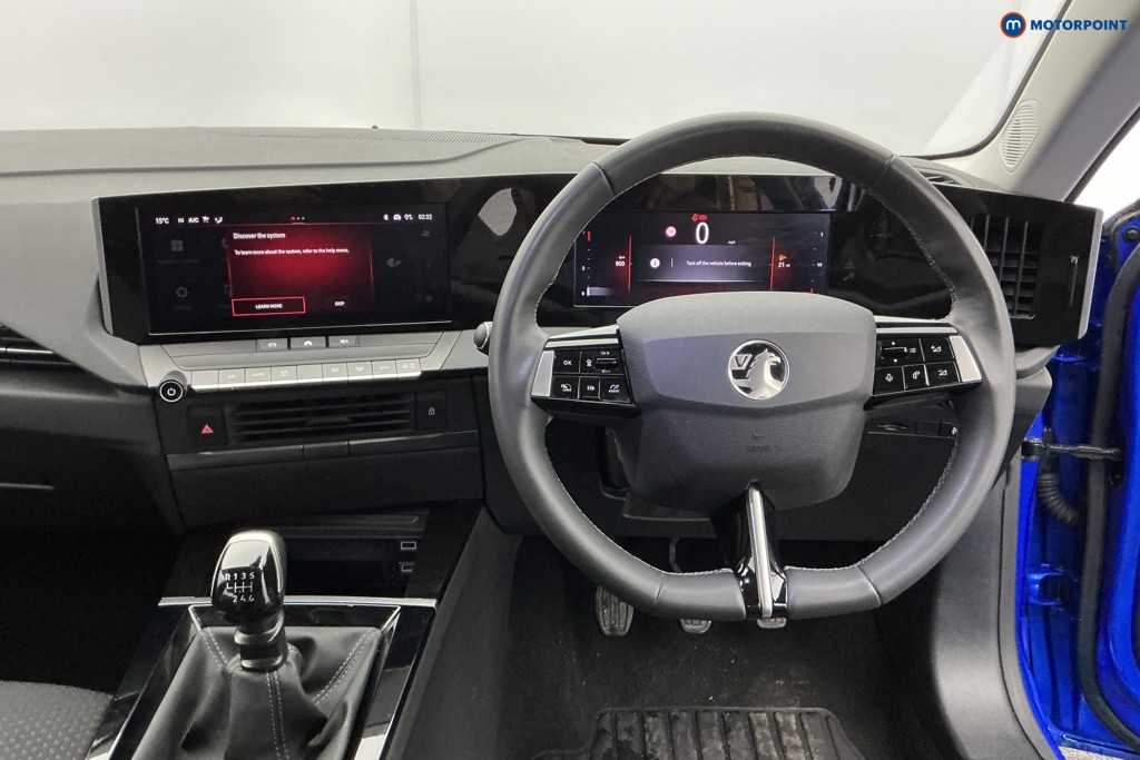 Vauxhall Astra Design Manual Petrol Hatchback - Stock Number (1598461) - 1st supplementary image