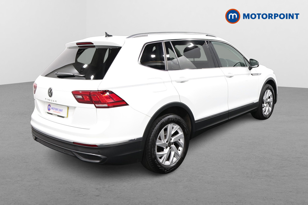 Volkswagen Tiguan Allspace Life Manual Petrol SUV - Stock Number (1598758) - Drivers side rear corner