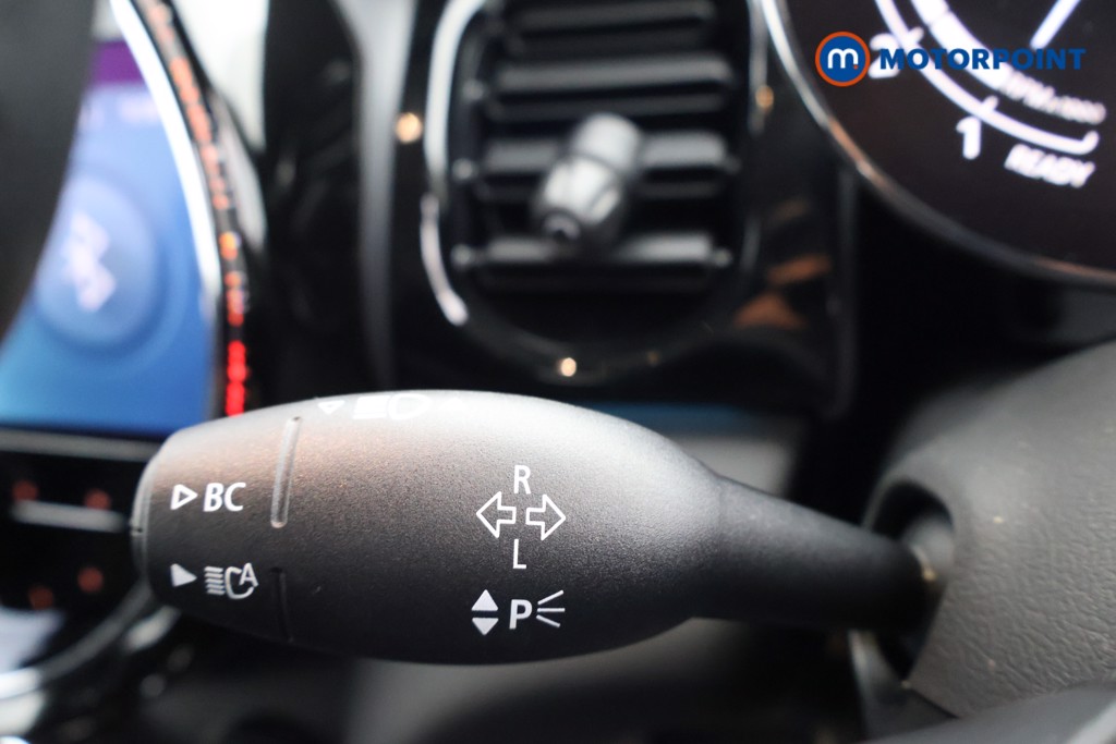 Mini Hatchback Cooper Classic Automatic Petrol Hatchback - Stock Number (1598866) - 5th supplementary image