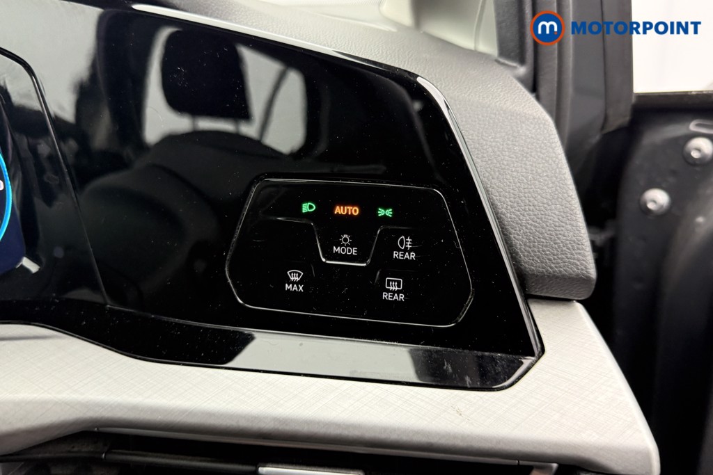 Volkswagen Golf Life Automatic Petrol Hatchback - Stock Number (1600702) - 15th supplementary image