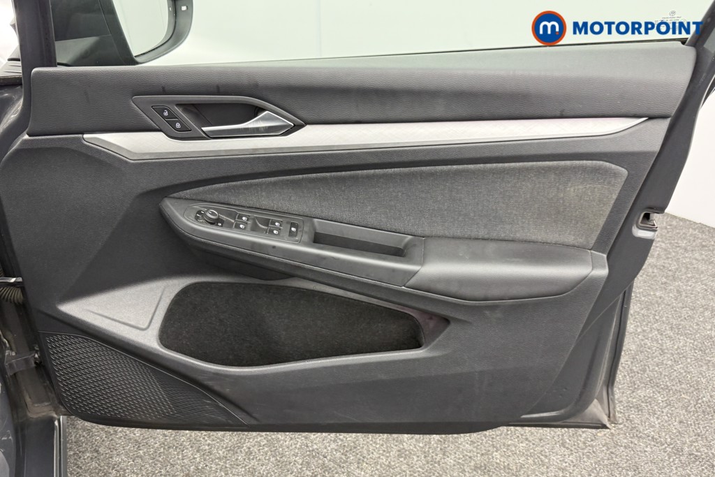 Volkswagen Golf Life Automatic Petrol Hatchback - Stock Number (1600702) - 17th supplementary image