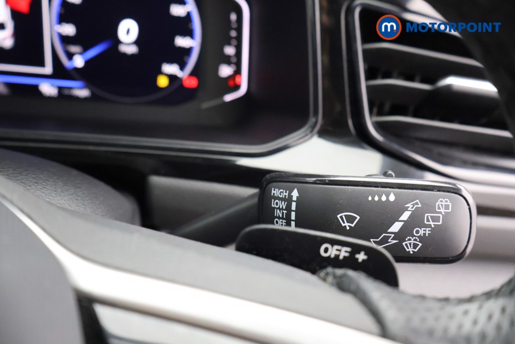 Volkswagen T-Roc R-Line Automatic Petrol SUV - Stock Number (1601150) - 6th supplementary image