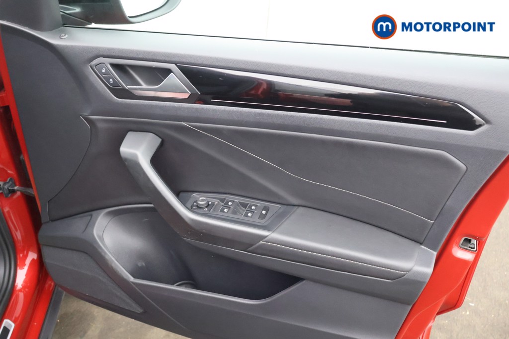 Volkswagen T-Roc R-Line Automatic Petrol SUV - Stock Number (1601150) - 13th supplementary image