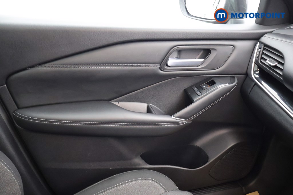 Nissan Qashqai N-Connecta Manual Petrol SUV - Stock Number (1601345) - 11th supplementary image