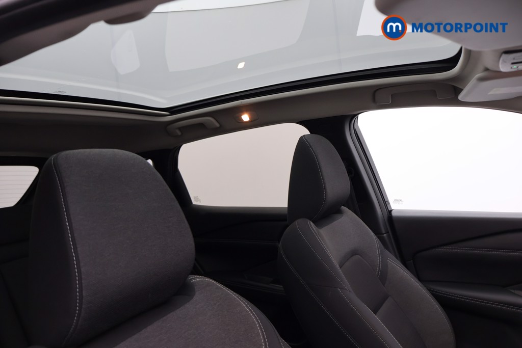 Nissan Qashqai N-Connecta Manual Petrol SUV - Stock Number (1601345) - 15th supplementary image