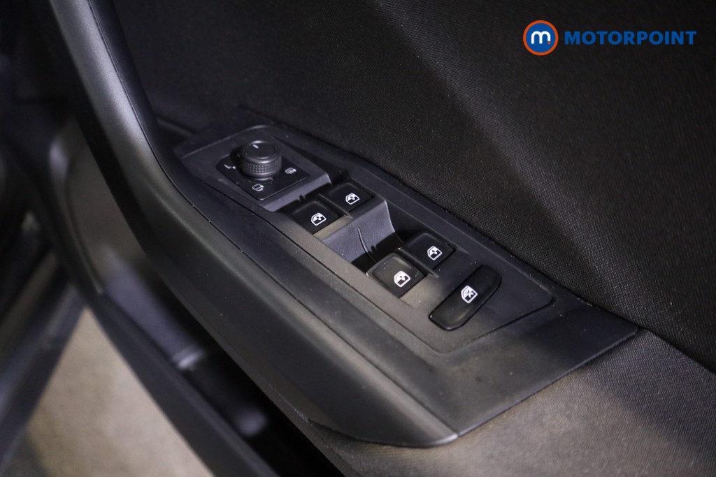 Volkswagen T-Roc Life Automatic Petrol SUV - Stock Number (1602002) - 12th supplementary image