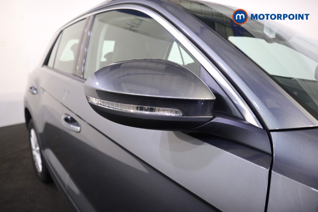 Volkswagen T-Roc Life Automatic Petrol SUV - Stock Number (1602002) - 27th supplementary image