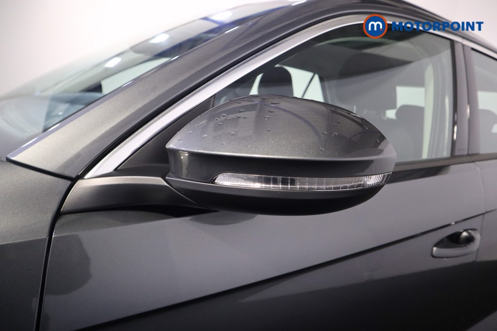 Volkswagen T-Roc Life Automatic Petrol SUV - Stock Number (1602002) - 28th supplementary image