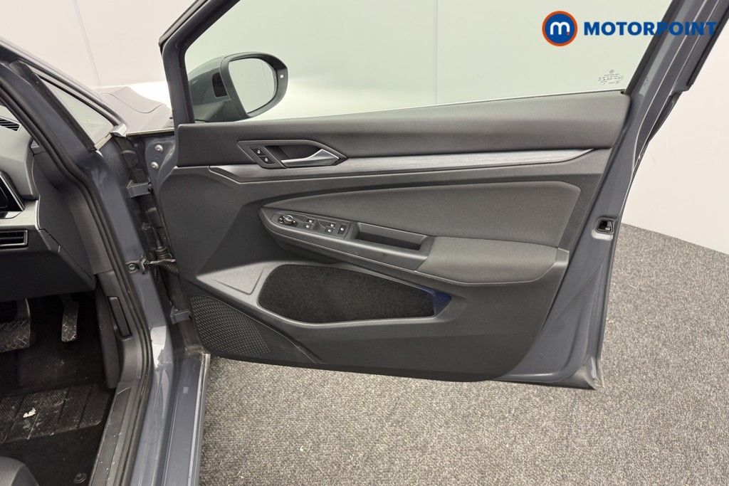 Volkswagen Golf Style Automatic Petrol Hatchback - Stock Number (1602054) - 17th supplementary image