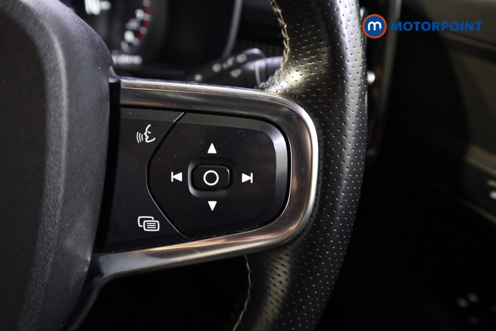 Volvo Xc40 R Design Pro Manual Petrol SUV - Stock Number (1602056) - 4th supplementary image