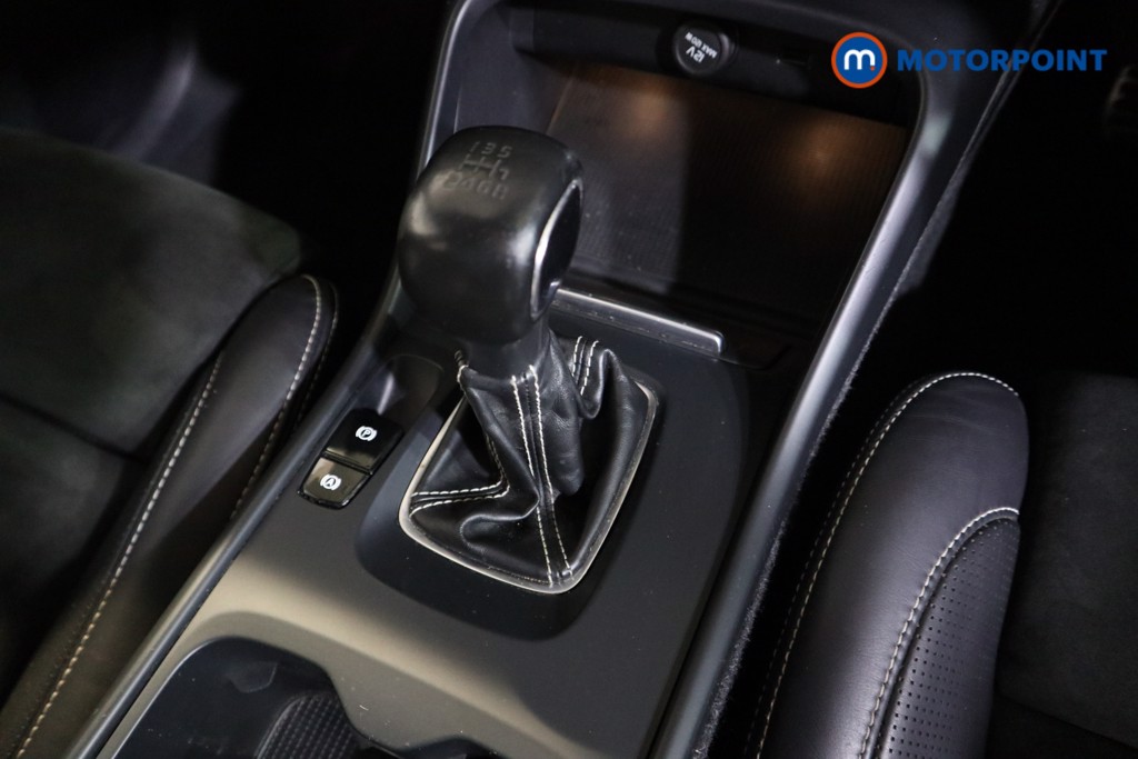 Volvo Xc40 R Design Pro Manual Petrol SUV - Stock Number (1602056) - 9th supplementary image