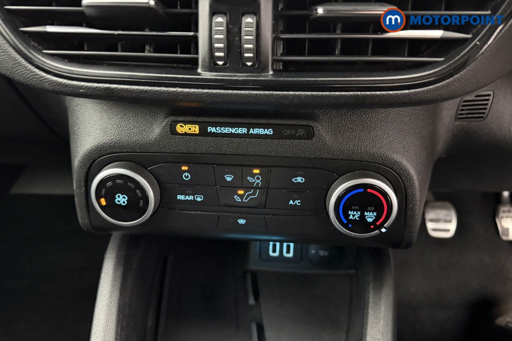 Ford Focus St-Line Manual Diesel Hatchback - Stock Number (1602261) - 11th supplementary image