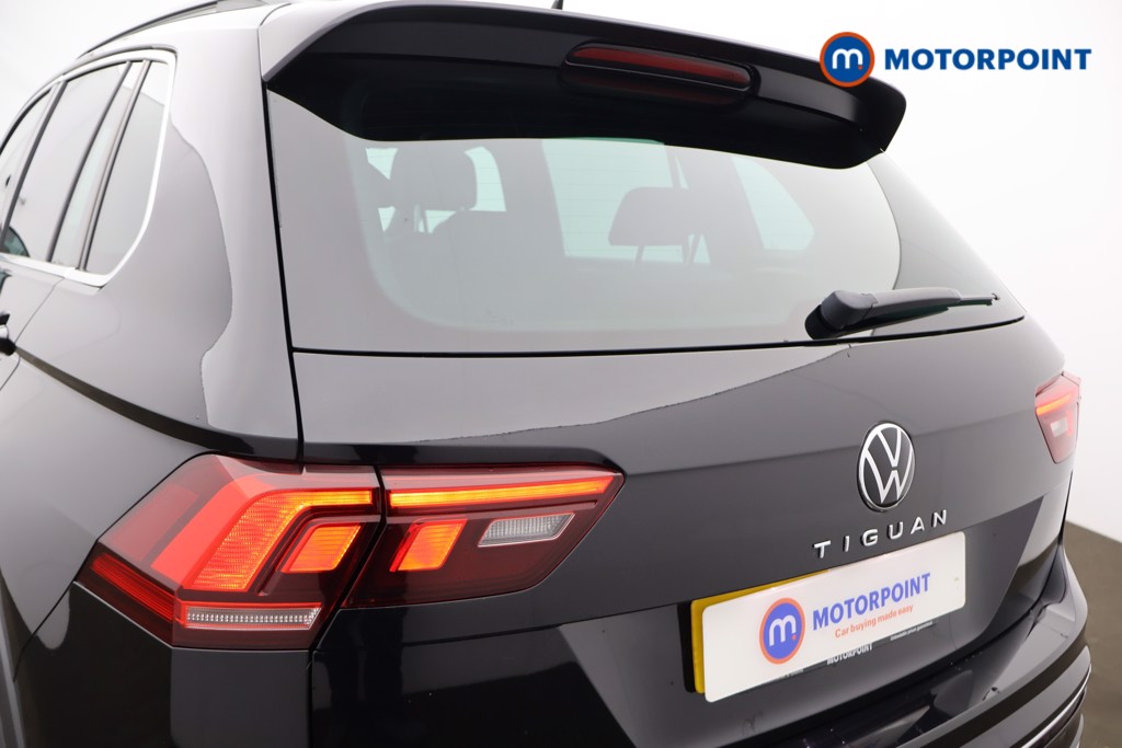 Volkswagen Tiguan R-Line Automatic Petrol SUV - Stock Number (1602616) - 22nd supplementary image