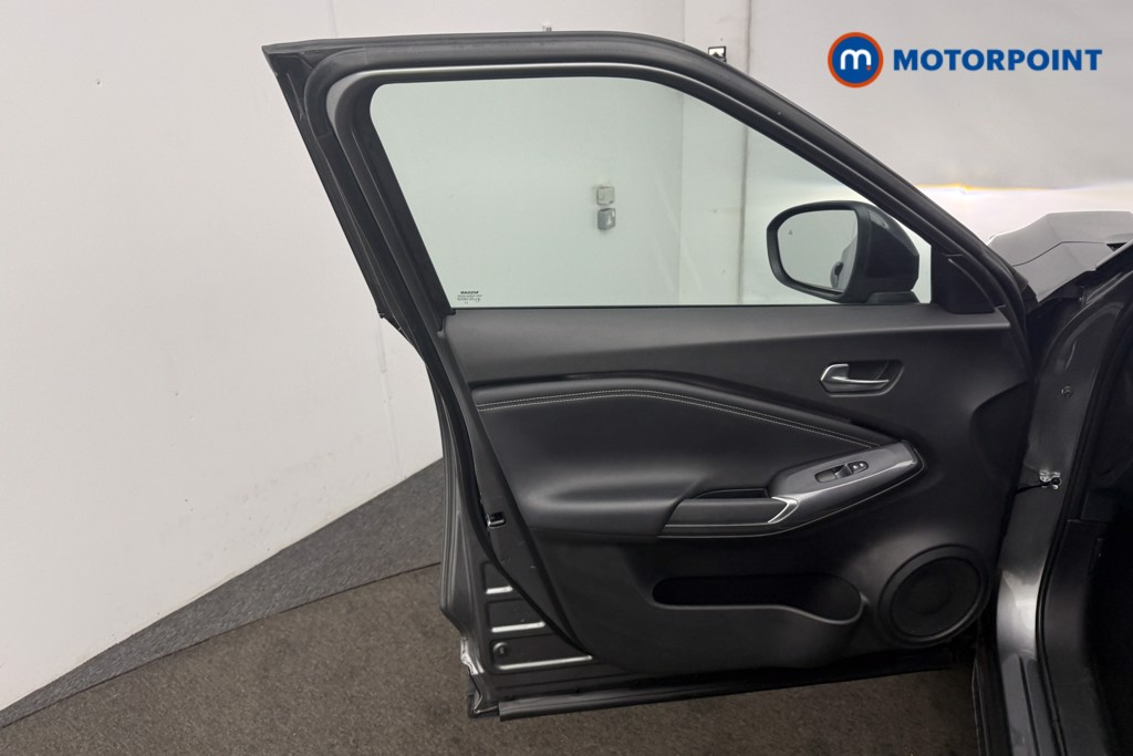 Nissan Juke Tekna Automatic Petrol-Electric Hybrid SUV - Stock Number (1603194) - 4th supplementary image