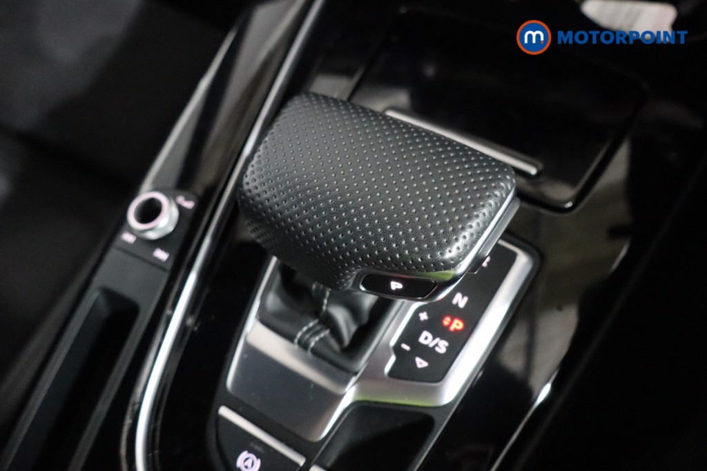 Audi A4 Black Edition Automatic Diesel Estate - Stock Number (1603411) - 14th supplementary image