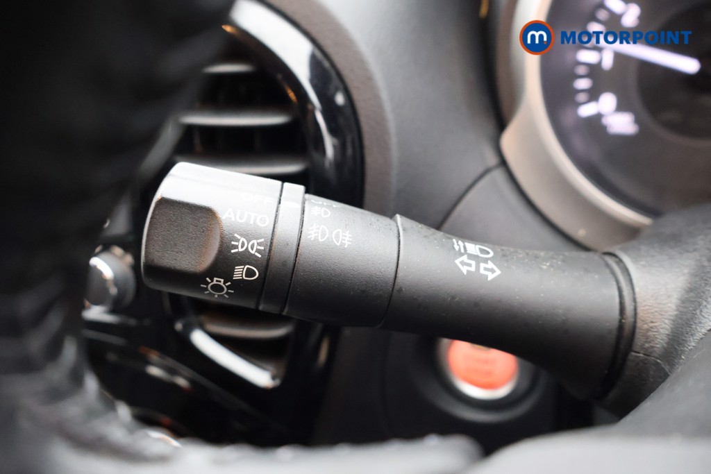 Nissan Juke Tekna Automatic Petrol SUV - Stock Number (1603421) - 5th supplementary image