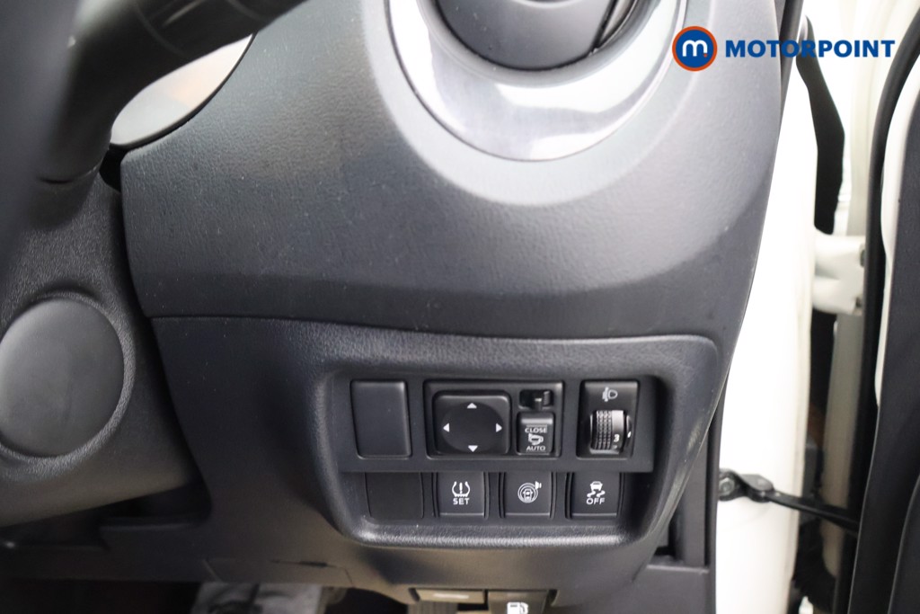 Nissan Juke Tekna Automatic Petrol SUV - Stock Number (1603421) - 7th supplementary image