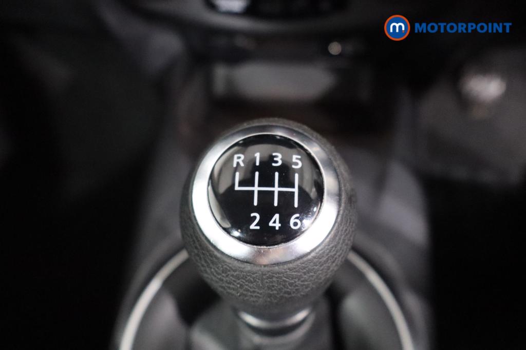 Nissan Juke Acenta Manual Petrol SUV - Stock Number (1603459) - 4th supplementary image