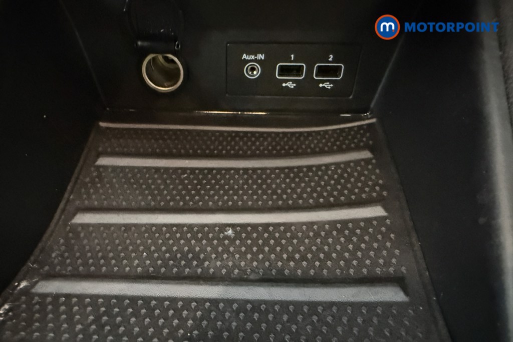 Renault Captur R.S. Line Automatic Petrol SUV - Stock Number (1603684) - 23rd supplementary image