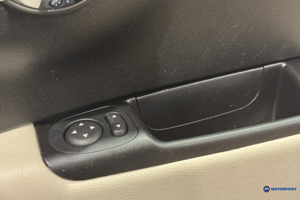 Fiat 500 Dolcevita Manual Petrol Hatchback - Stock Number (1603860) - 6th supplementary image