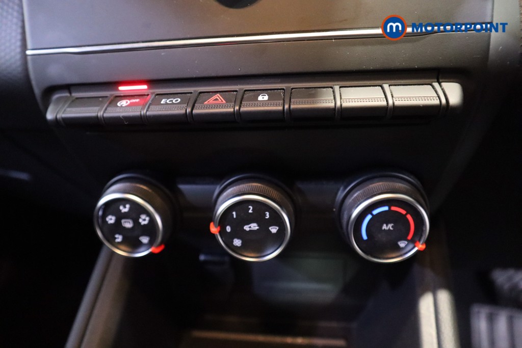 Renault Clio Play Manual Petrol Hatchback - Stock Number (1603923) - 5th supplementary image