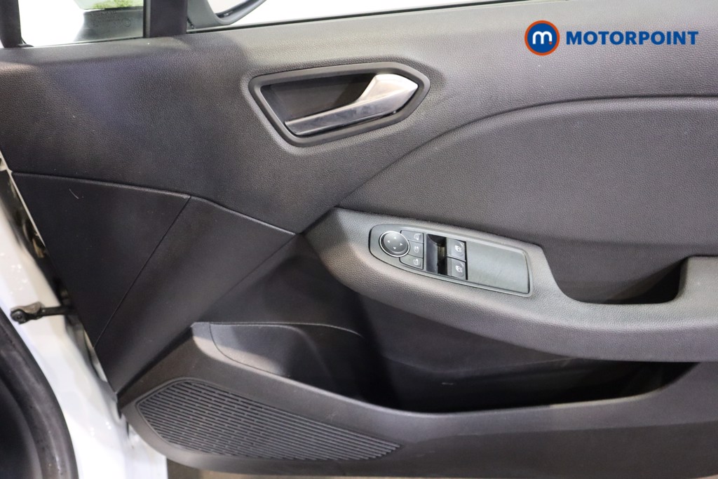 Renault Clio Play Manual Petrol Hatchback - Stock Number (1603923) - 9th supplementary image