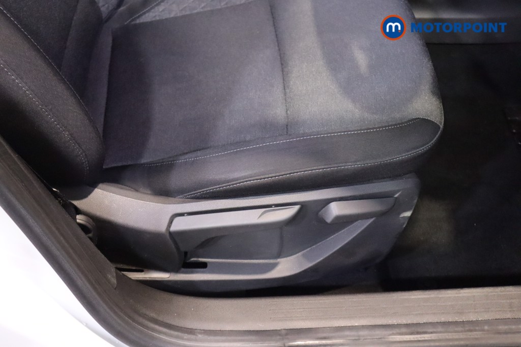 Renault Clio Play Manual Petrol Hatchback - Stock Number (1603923) - 16th supplementary image