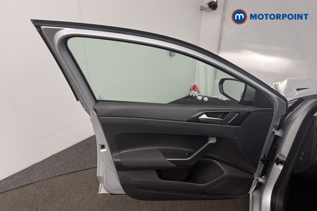 Volkswagen Polo Life Manual Petrol Hatchback - Stock Number (1604323) - 4th supplementary image