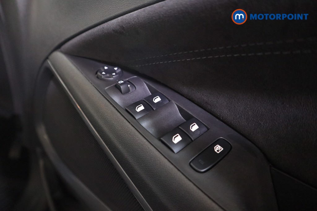 Vauxhall Crossland Ultimate Manual Diesel SUV - Stock Number (1586972) - 12th supplementary image