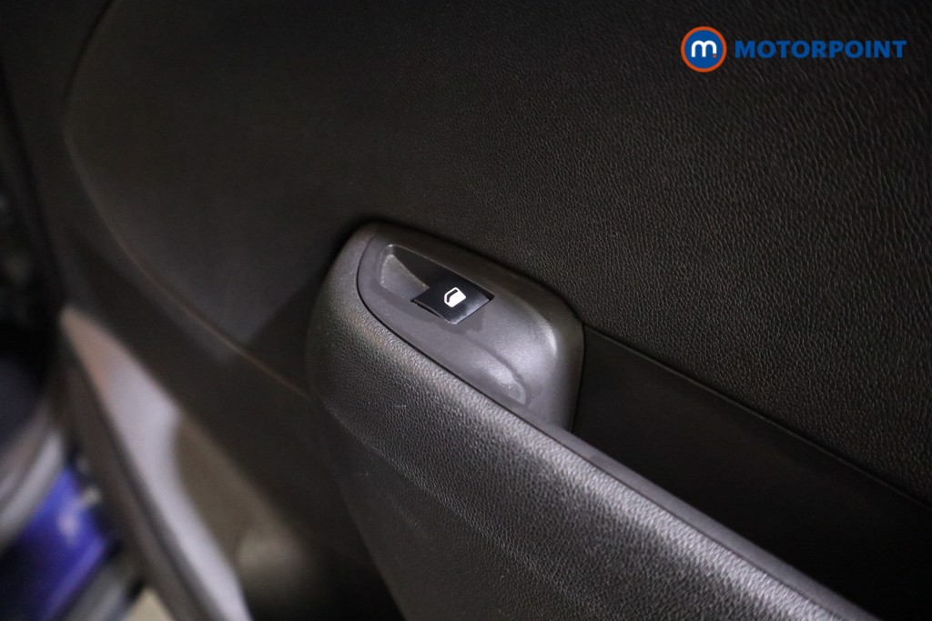 Vauxhall Crossland Ultimate Manual Diesel SUV - Stock Number (1586972) - 16th supplementary image