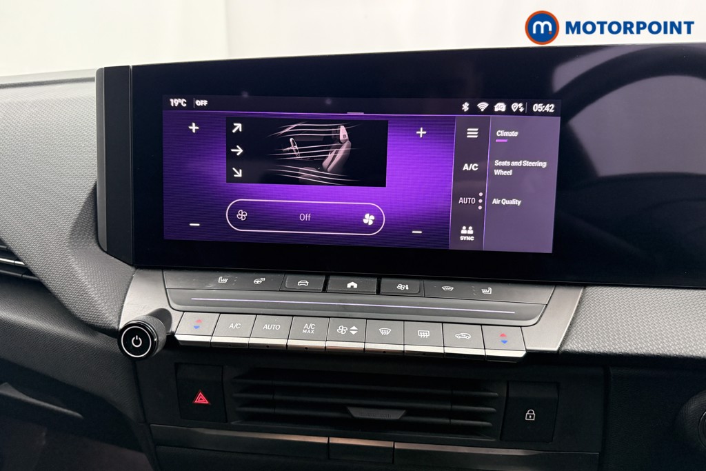 Vauxhall Astra Ultimate Manual Petrol Hatchback - Stock Number (1588968) - 8th supplementary image