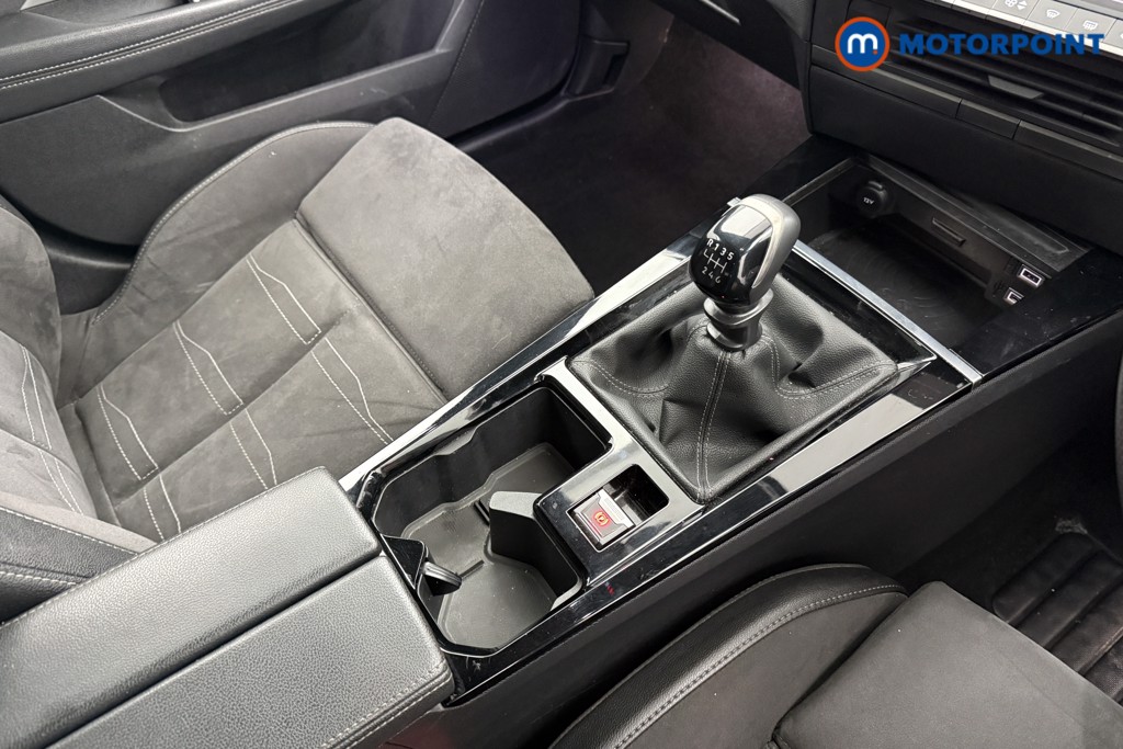 Vauxhall Astra Ultimate Manual Petrol Hatchback - Stock Number (1588968) - 15th supplementary image