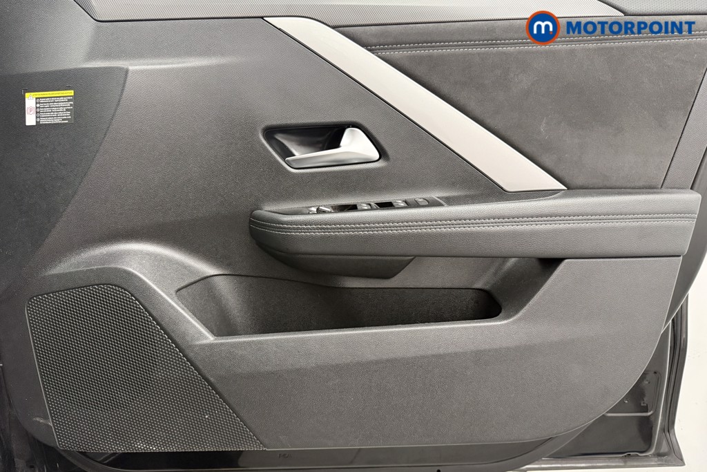 Vauxhall Astra Ultimate Manual Petrol Hatchback - Stock Number (1588968) - 16th supplementary image