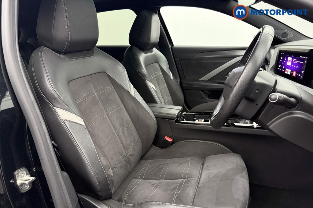 Vauxhall Astra Ultimate Manual Petrol Hatchback - Stock Number (1588968) - 18th supplementary image