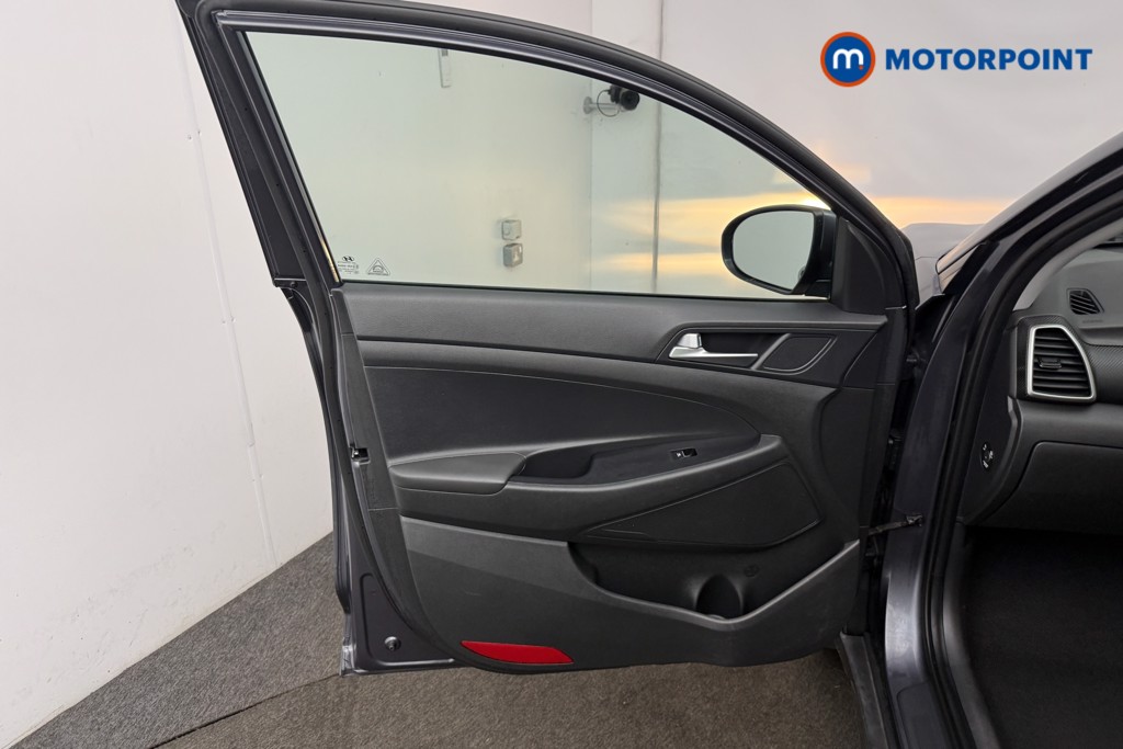 Hyundai Tucson Se Nav Manual Petrol SUV - Stock Number (1591310) - 4th supplementary image