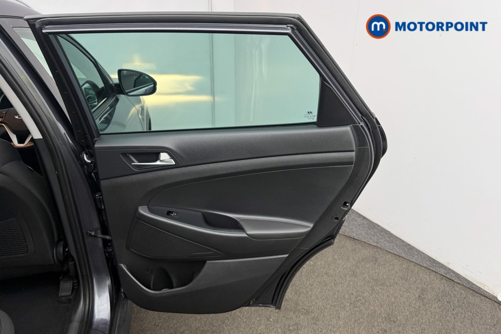 Hyundai Tucson Se Nav Manual Petrol SUV - Stock Number (1591310) - 14th supplementary image