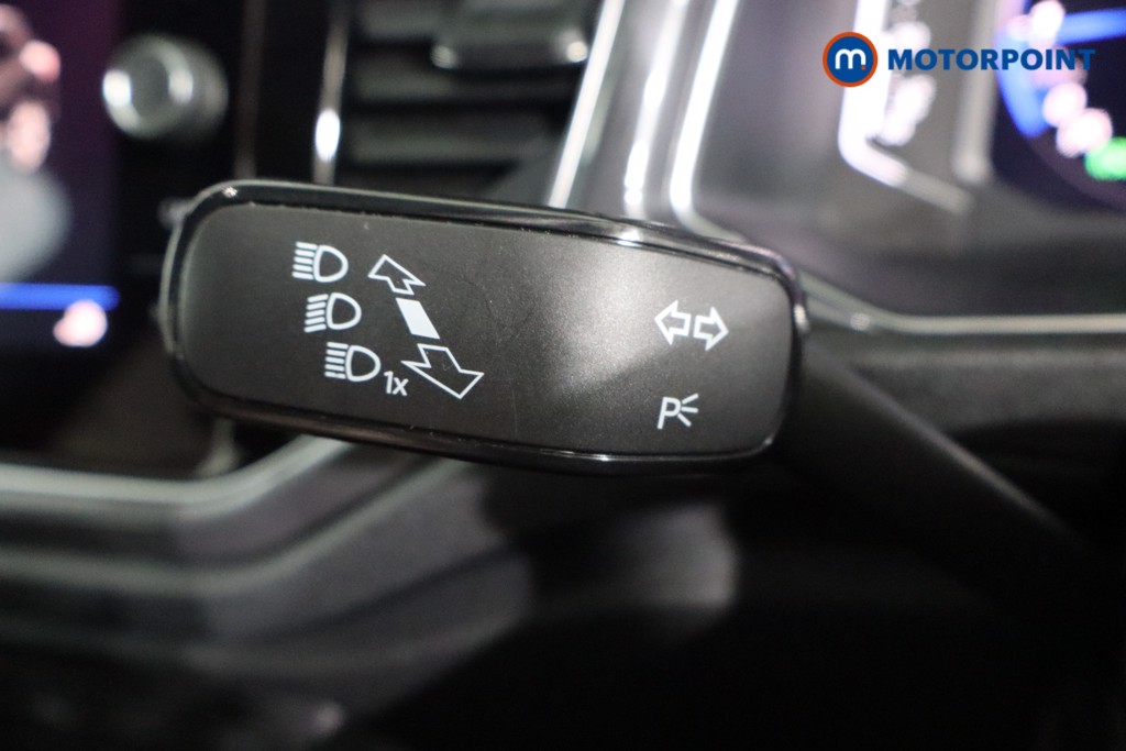 Volkswagen T-Roc R-Line Automatic Petrol SUV - Stock Number (1593013) - 4th supplementary image