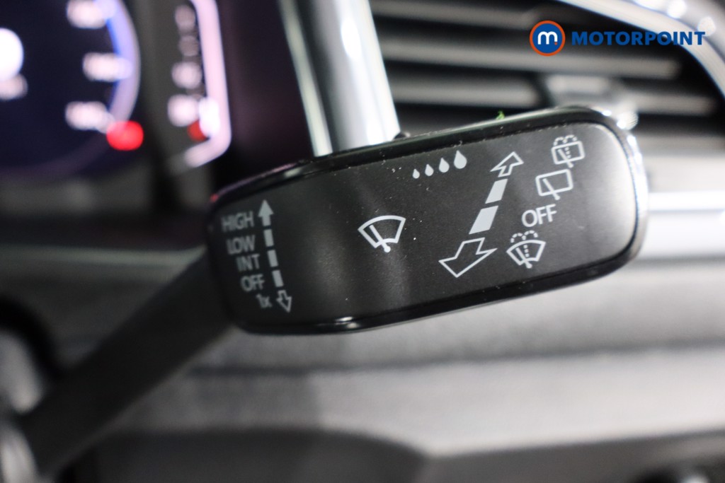 Volkswagen T-Roc R-Line Automatic Petrol SUV - Stock Number (1593013) - 5th supplementary image