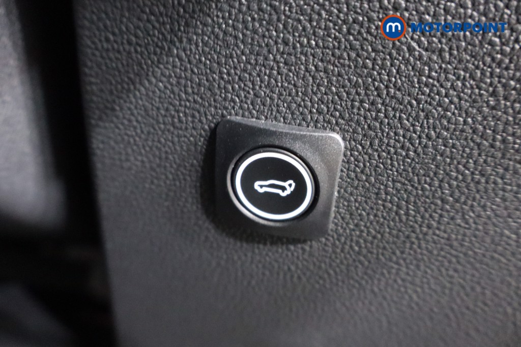 Volkswagen T-Roc R-Line Automatic Petrol SUV - Stock Number (1593013) - 7th supplementary image