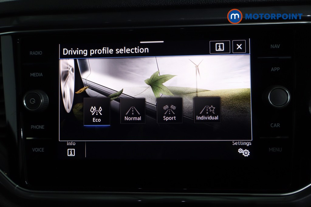 Volkswagen T-Roc R-Line Automatic Petrol SUV - Stock Number (1593013) - 12th supplementary image