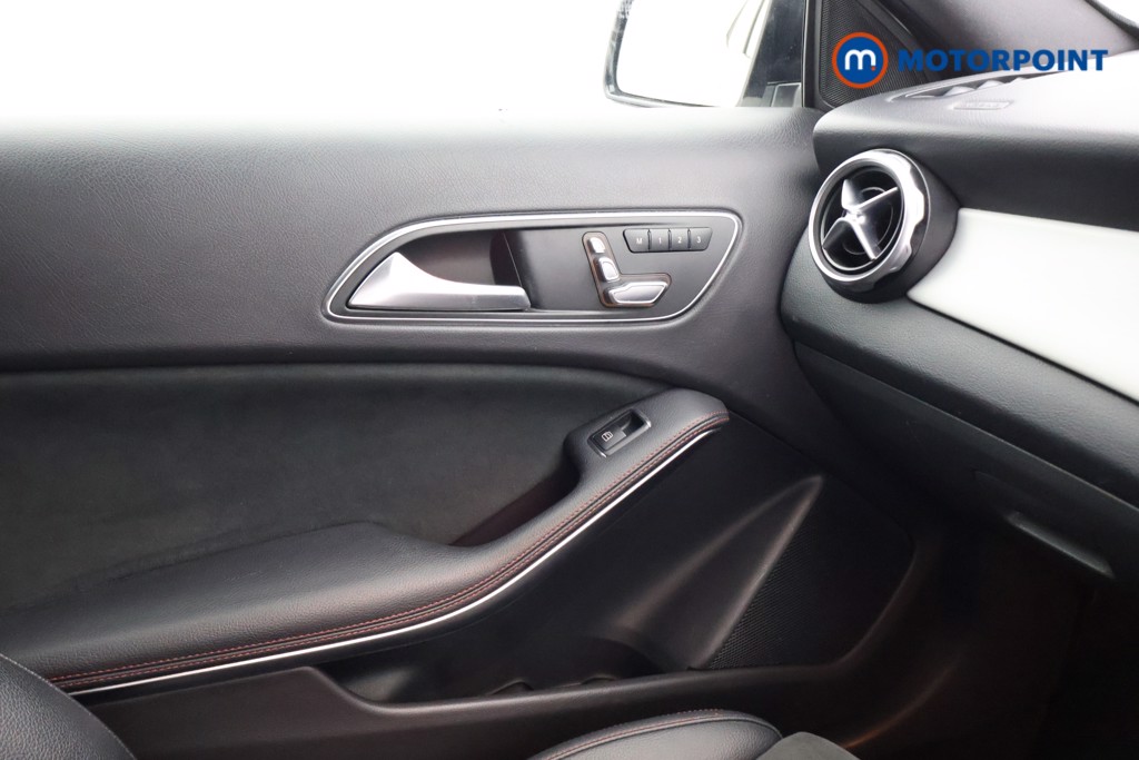 Mercedes-Benz GLA Amg Line Automatic Petrol SUV - Stock Number (1596947) - 13th supplementary image