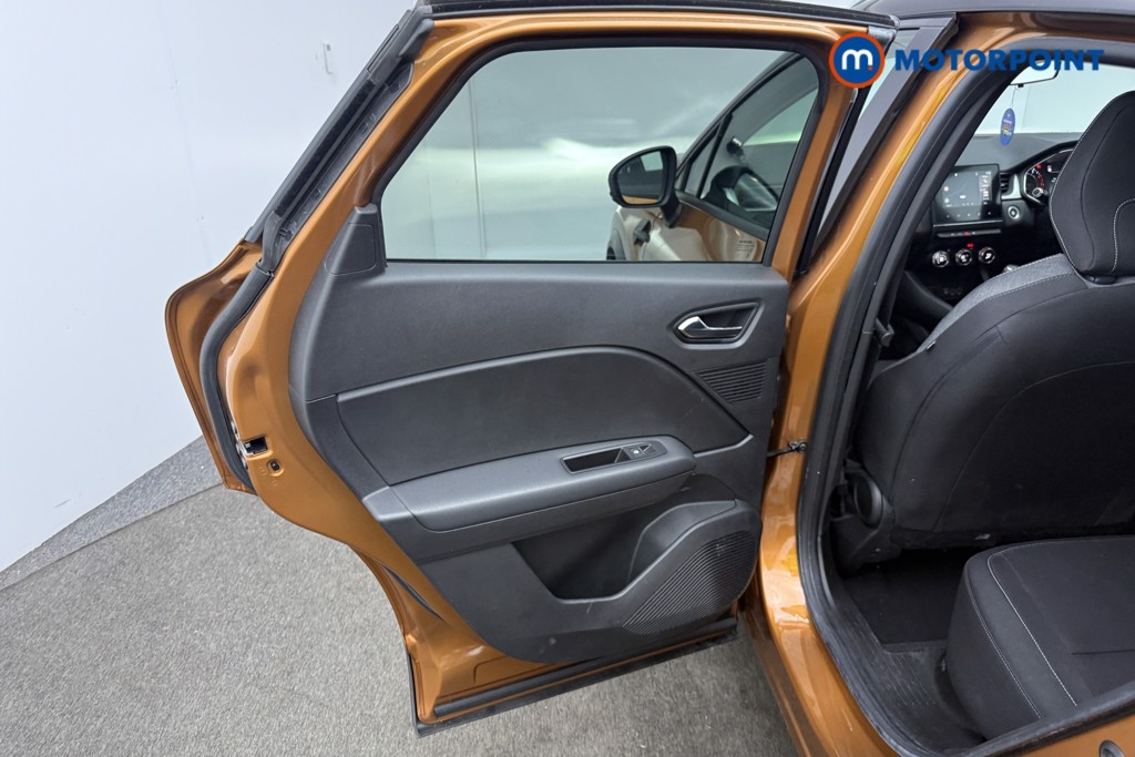 Renault Captur Iconic Manual Petrol SUV - Stock Number (1597284) - 6th supplementary image