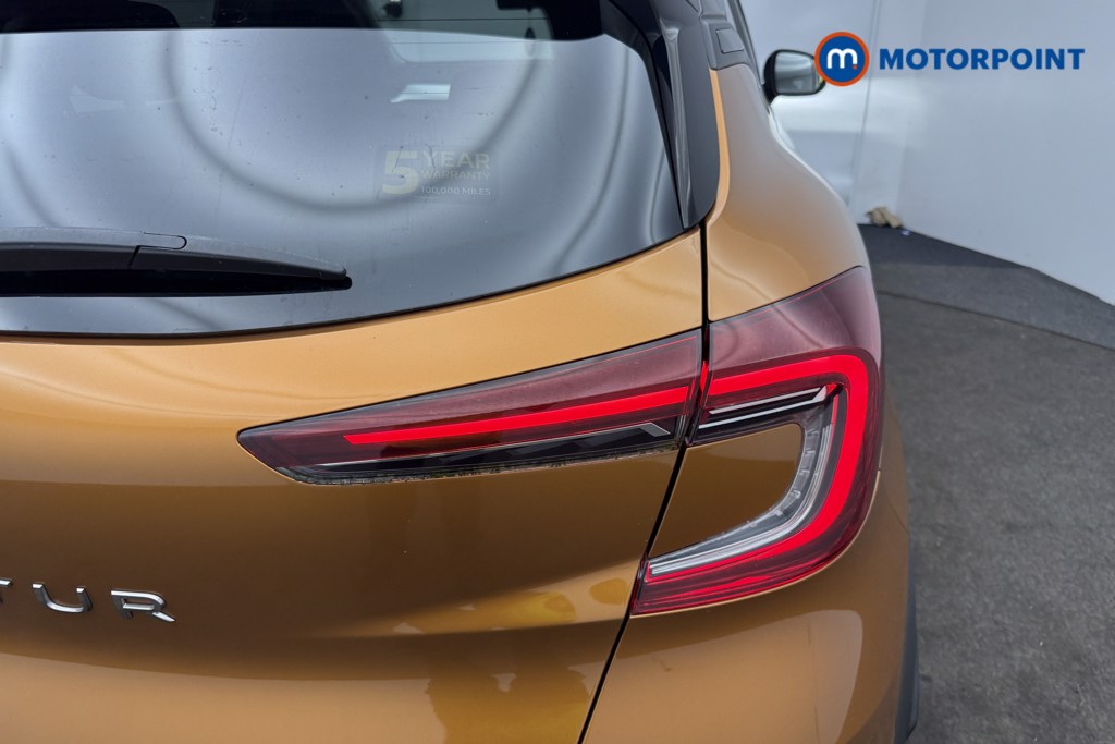 Renault Captur Iconic Manual Petrol SUV - Stock Number (1597284) - 9th supplementary image