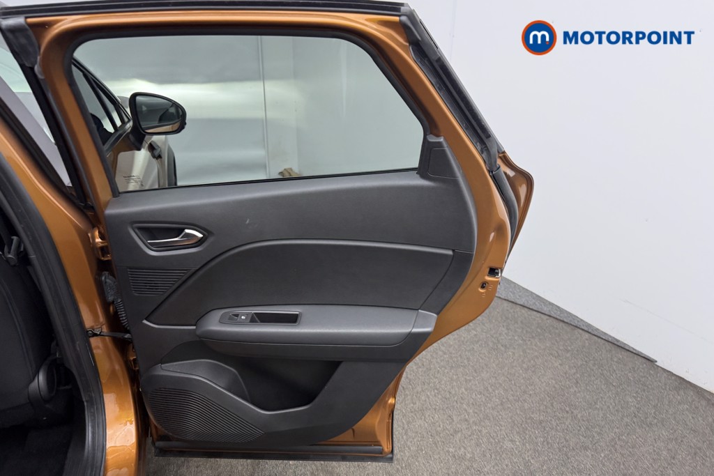 Renault Captur Iconic Manual Petrol SUV - Stock Number (1597284) - 13th supplementary image