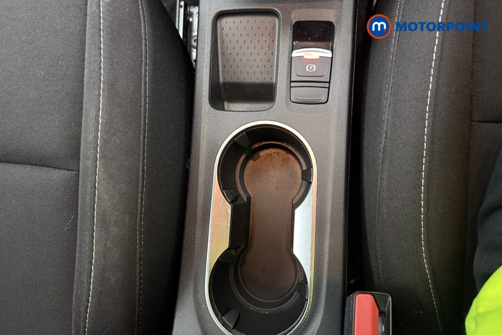 Renault Captur Iconic Manual Petrol SUV - Stock Number (1597284) - 19th supplementary image