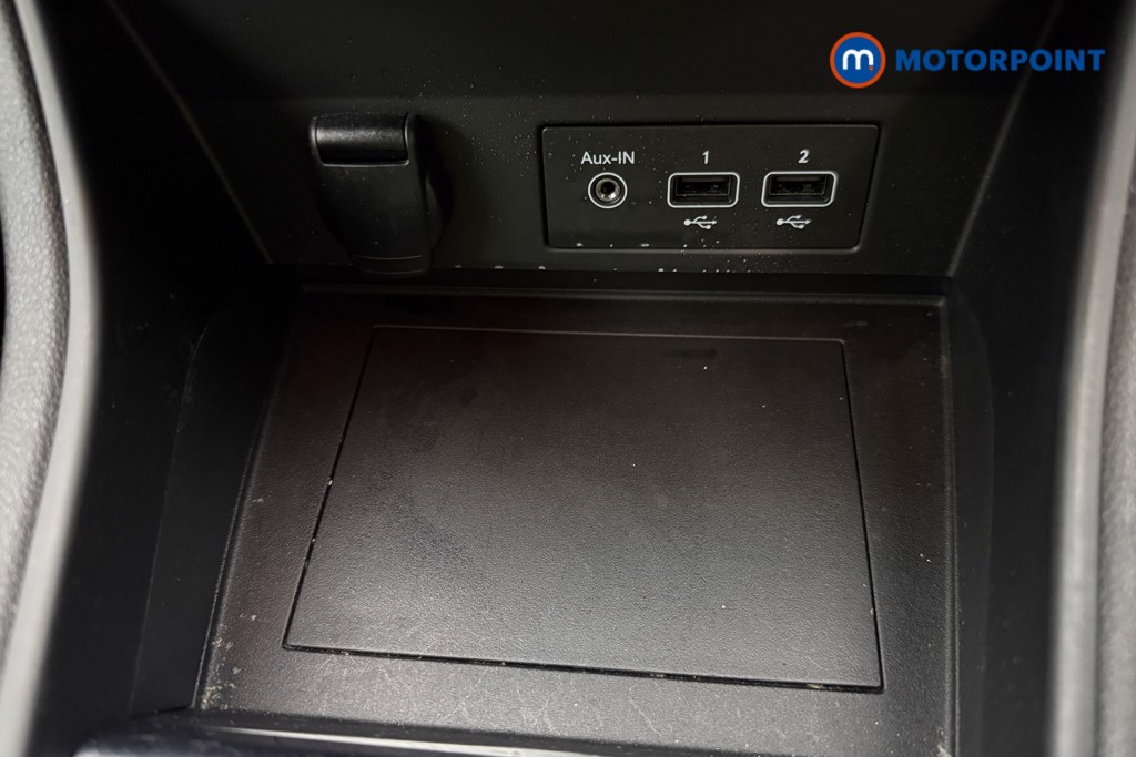 Renault Captur Iconic Manual Petrol SUV - Stock Number (1597284) - 21st supplementary image