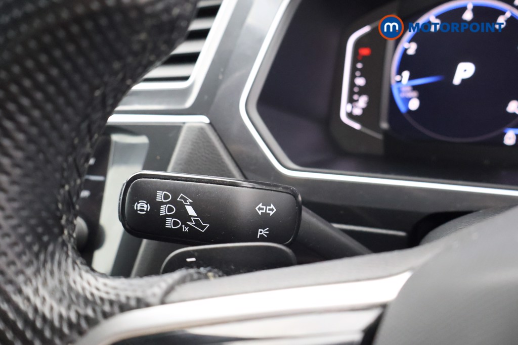 Volkswagen Tiguan R-Line Automatic Petrol SUV - Stock Number (1597443) - 5th supplementary image