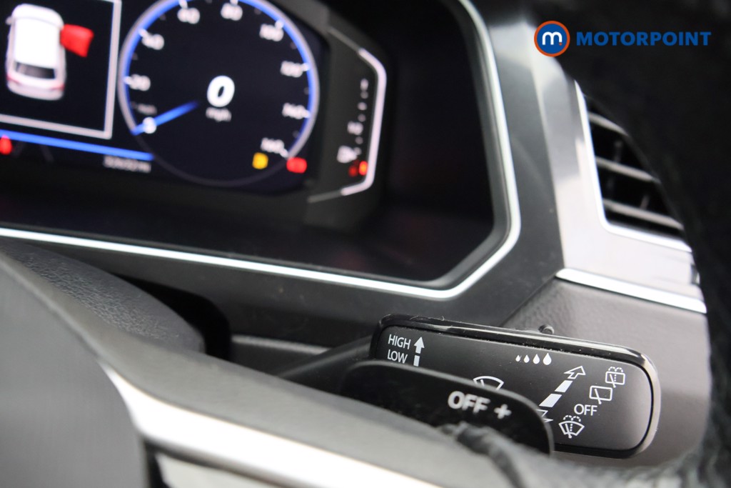 Volkswagen Tiguan R-Line Automatic Petrol SUV - Stock Number (1597443) - 6th supplementary image