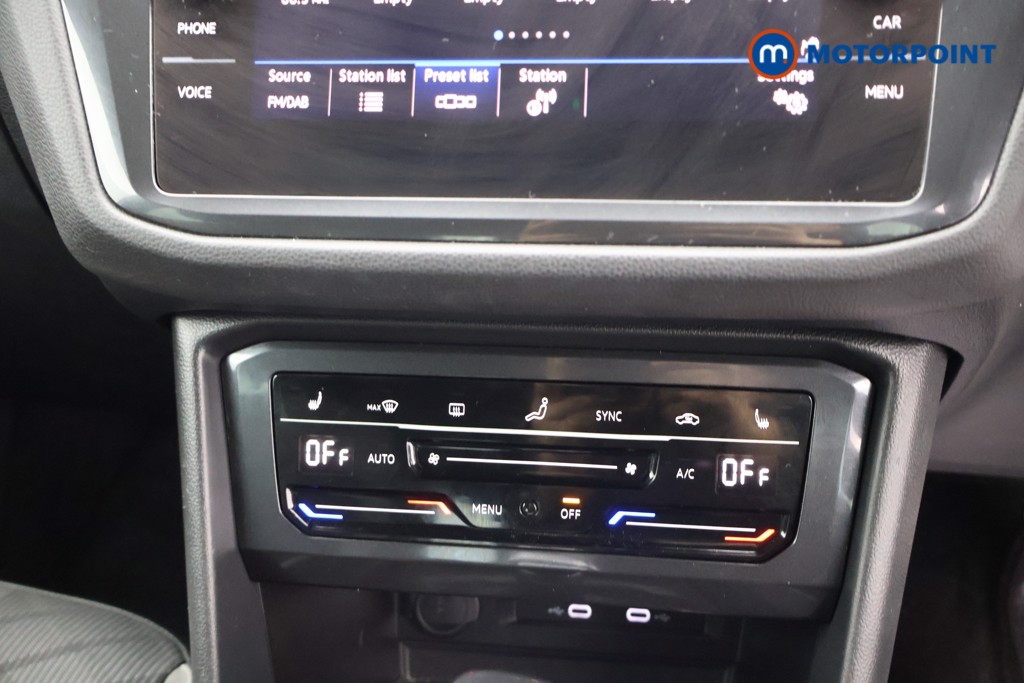 Volkswagen Tiguan R-Line Automatic Petrol SUV - Stock Number (1597443) - 9th supplementary image
