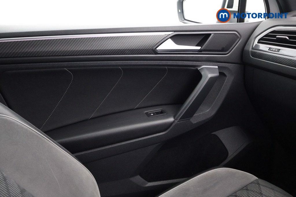 Volkswagen Tiguan R-Line Automatic Petrol SUV - Stock Number (1597443) - 12th supplementary image